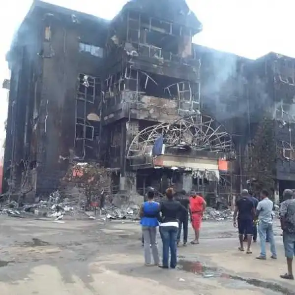 Tears as Fire Destroys Goods Worth Billions of Naira at a Popular Shopping Mall in Edo (Photo)